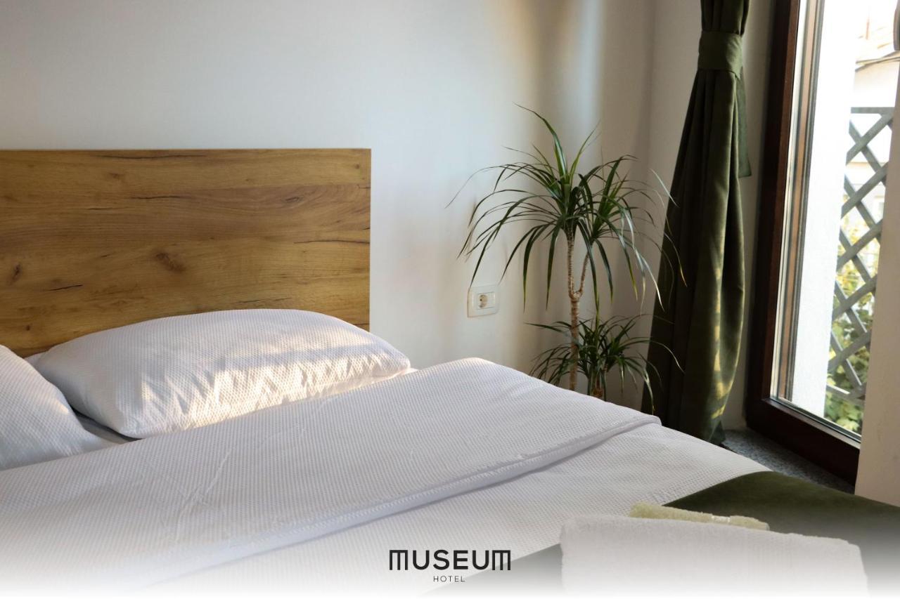 Museum Hotel Pristina Extérieur photo