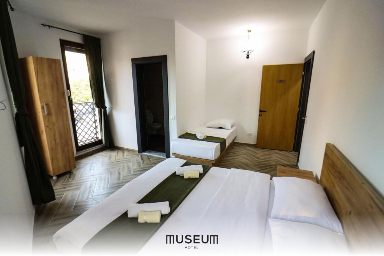 Museum Hotel Pristina Extérieur photo