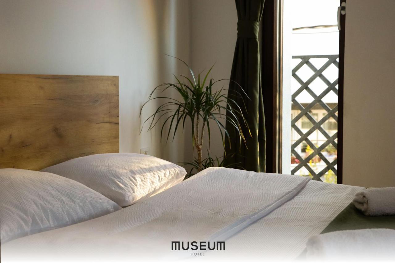 Museum Hotel Pristina Extérieur photo