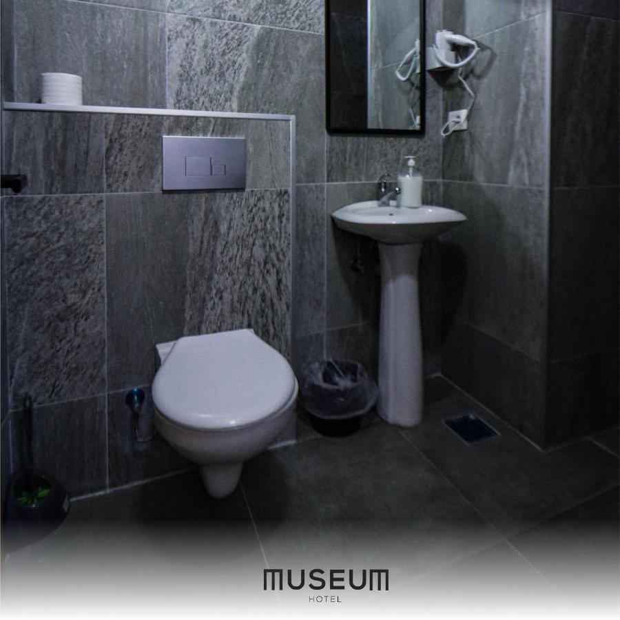 Museum Hotel Pristina Extérieur photo