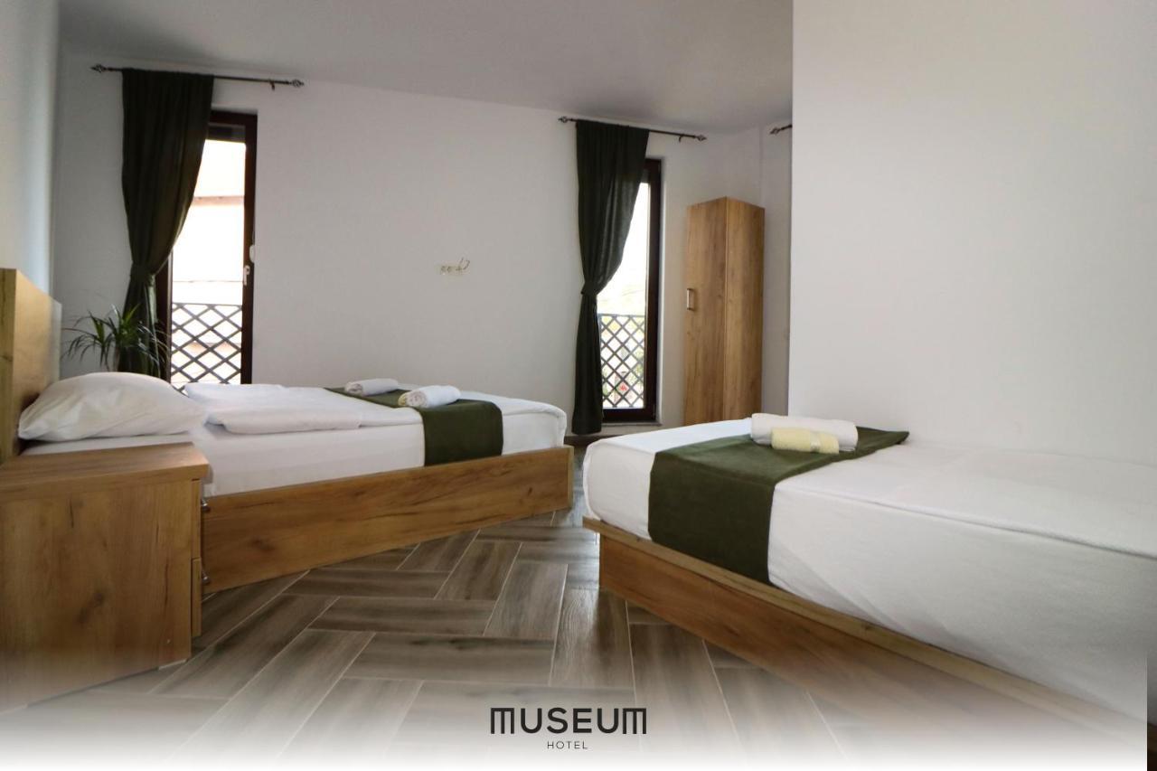 Museum Hotel Pristina Extérieur photo