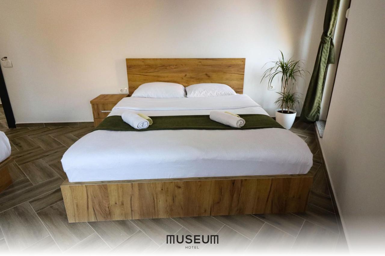 Museum Hotel Pristina Extérieur photo